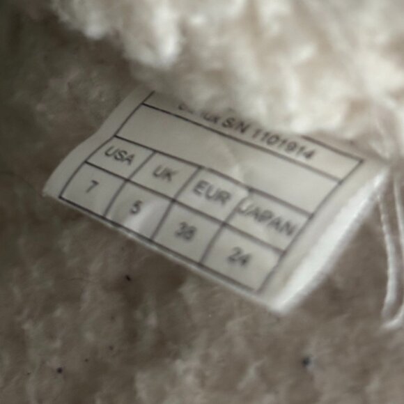 Cozy Warm Sanuk Black Quilted Flats | Puffer Shoes - Picture 9 of 10